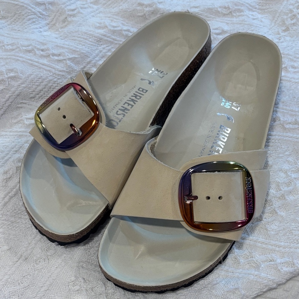 Birkenstock Women's Beige Sandals with Multicolor Buckle, new